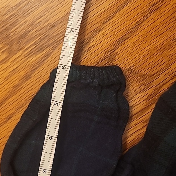 Old Navy baby girls flannel holiday onsie shoulder ruffles green and black LOT G - Picture 8 of 8